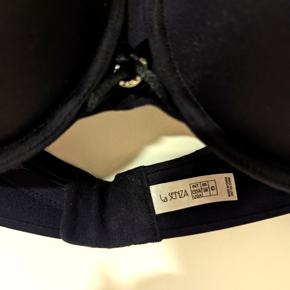 Strapless pushup - Picture 2 of 2